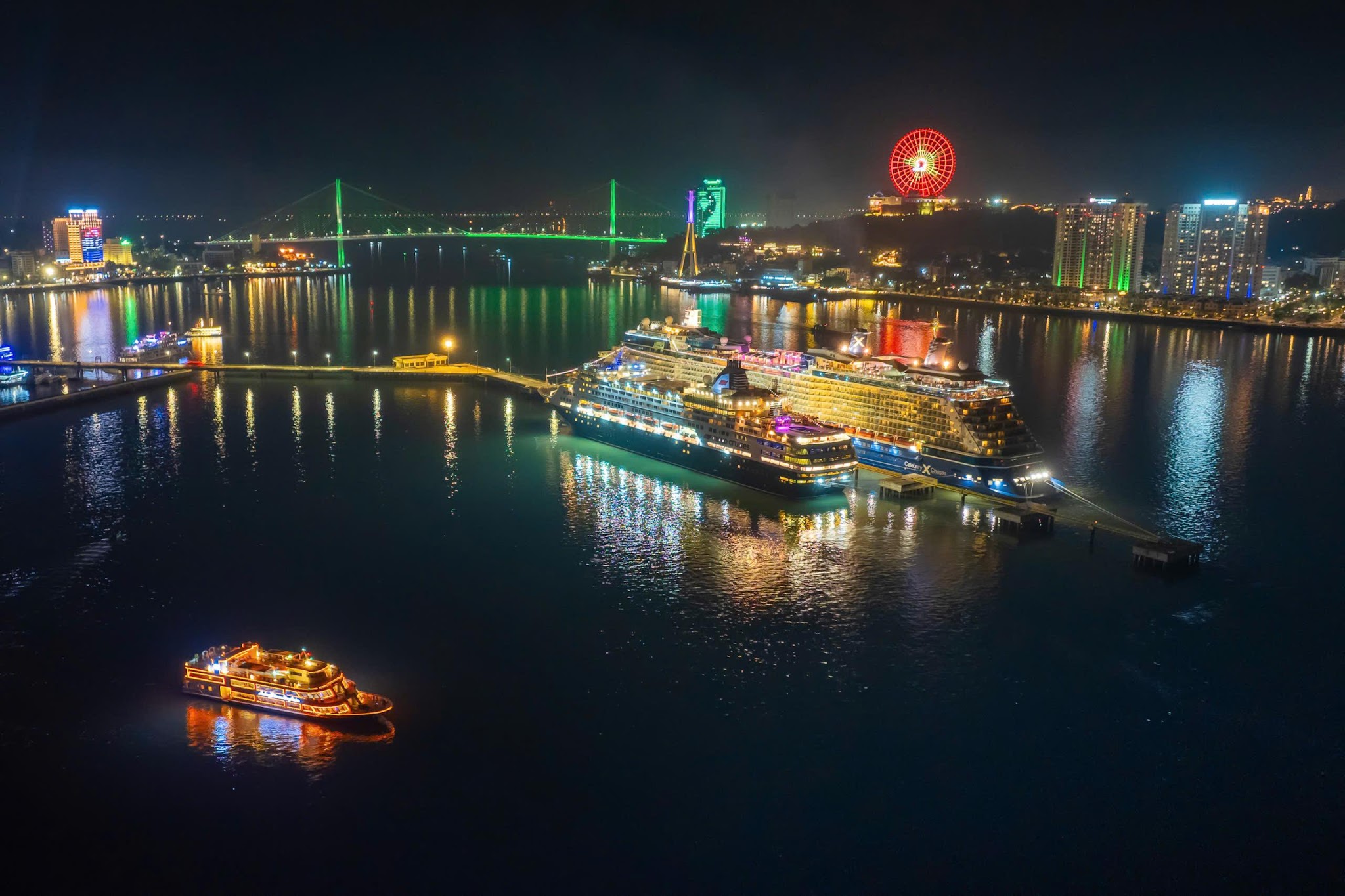 Cảng tàu quốc tế Hạ Long – một trong những điểm nhấn về hạ tầng giao thông kết nối Bãi Cháy với các thị trường quốc tế.