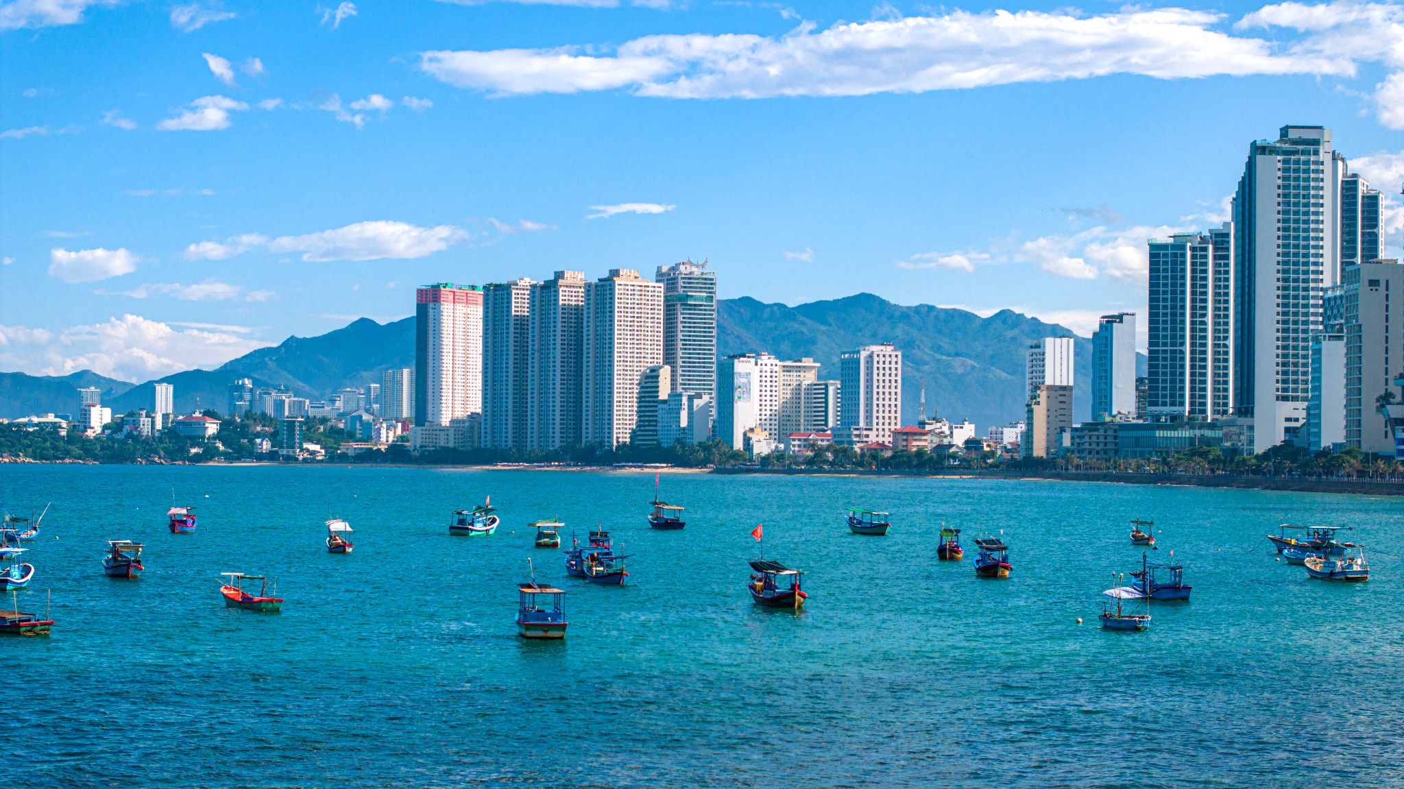 Sự cộng hưởng giữa lợi thế thiên nhiên và hạ tầng hiện đại tạo đà tăng trưởng mạnh mẽ cho phố biển