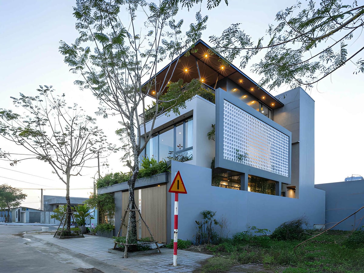 Hướng Bắc mát mẻ nhưng cần cải thiện ánh sáng tự nhiên.