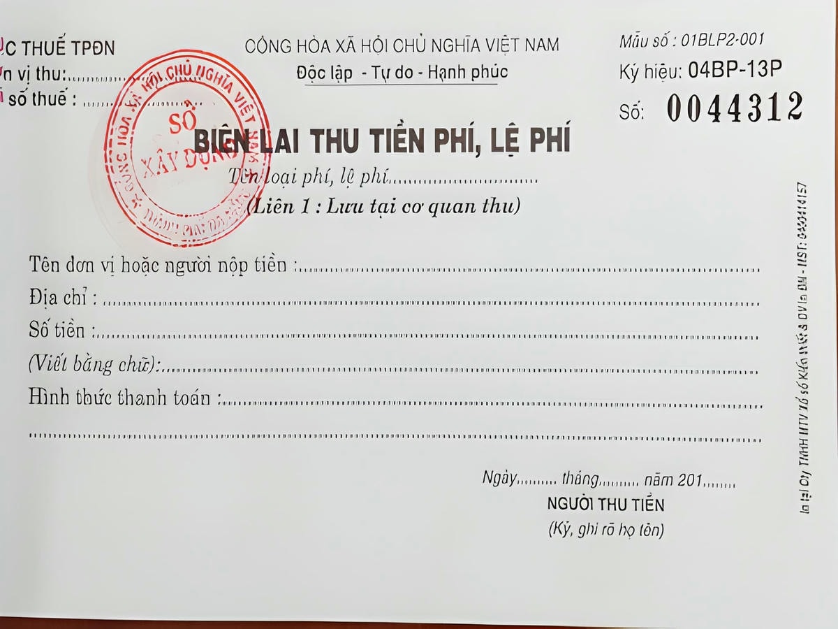 Thủ tục xin cấp sổ có thể kéo dài và phát sinh nhiều chi phí. (Nguồn: Sưu tầm)