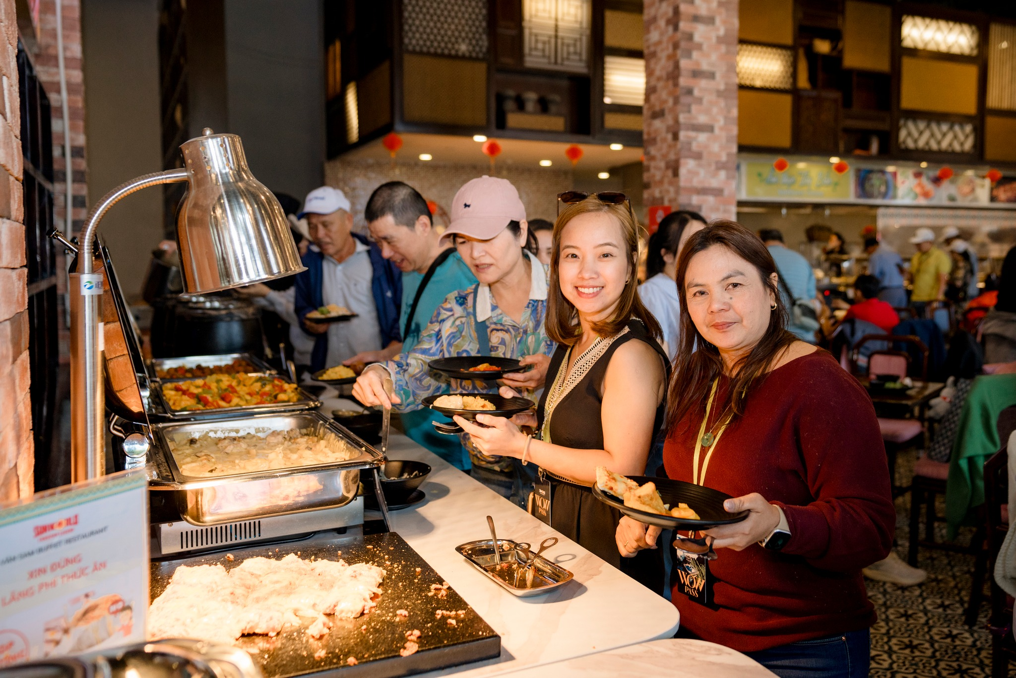 Buffet Vân Sam là điểm dừng chân lý tưởng với hơn 60 món ăn đa dạng