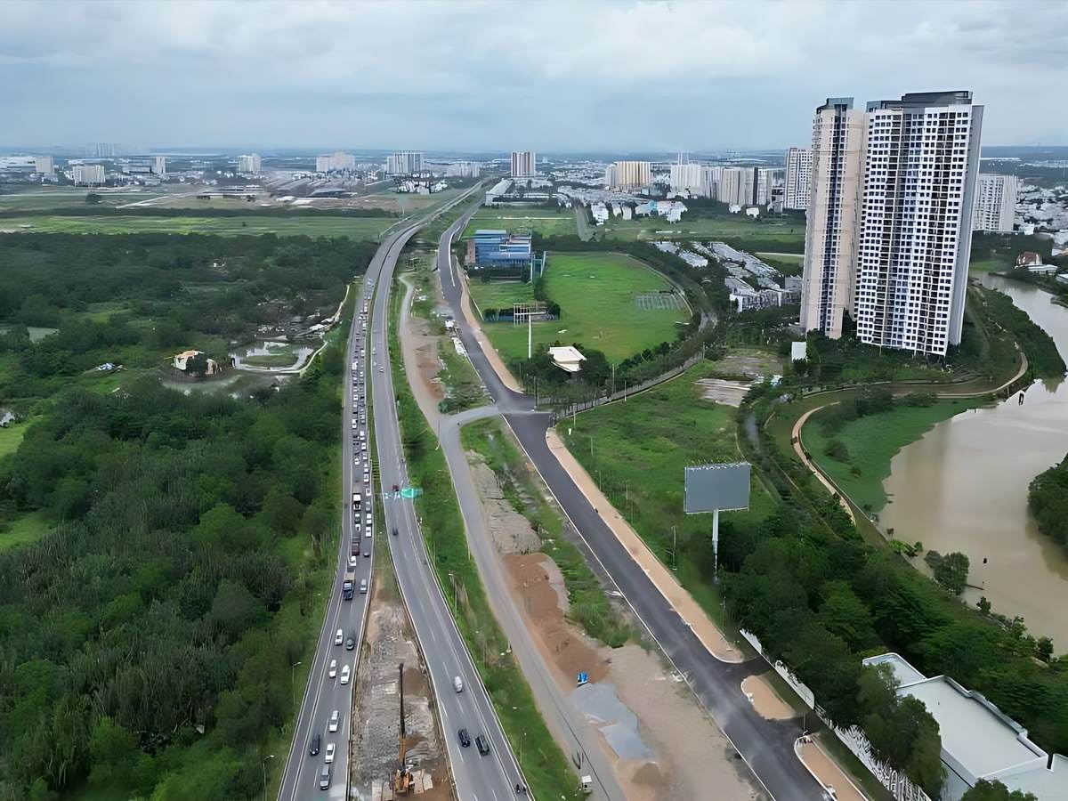 Hạ tầng giao thông và dòng tiền thực tạo giá trị bền vững cho nhà phố.