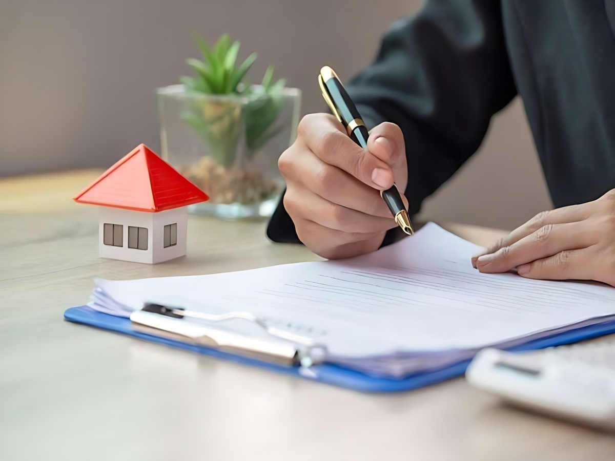 Kiểm tra chứng chỉ năng lực và hồ sơ pháp lý giúp chọn nhà thầu uy tín, đúng luật.