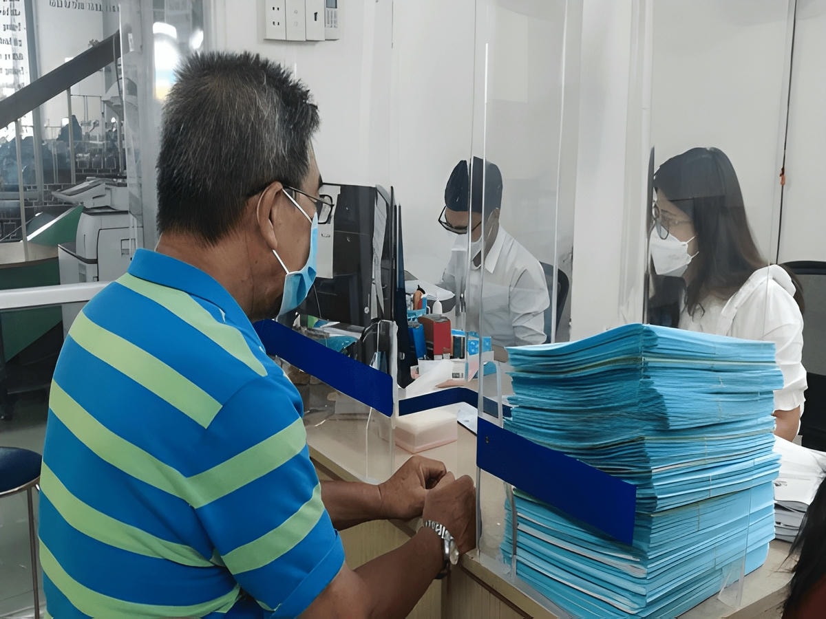 Người mua cần kiểm tra pháp lý, quy hoạch và tình trạng thế chấp trước khi đặt cọc.