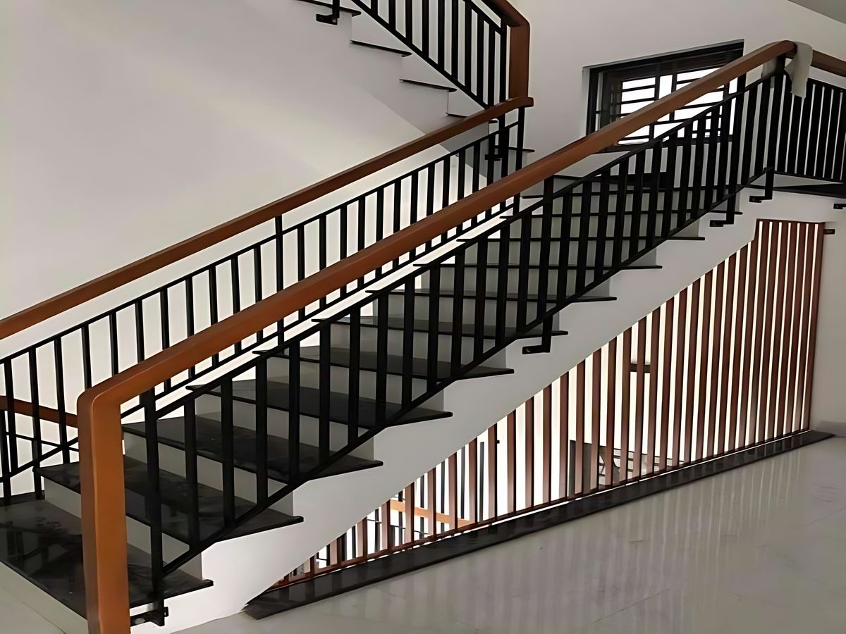 Độ dốc cầu thang hợp lý giúp di chuyển thoải mái và tăng tính tiện nghi.