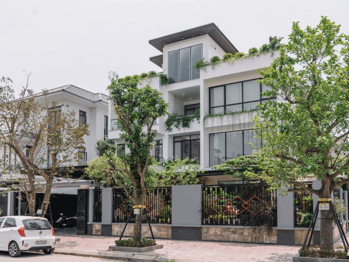 Gia chủ cần cân nhắc nhiều yếu tố để đảm bảo phong thủy, tiện ích và giá trị đầu tư lâu dài.
