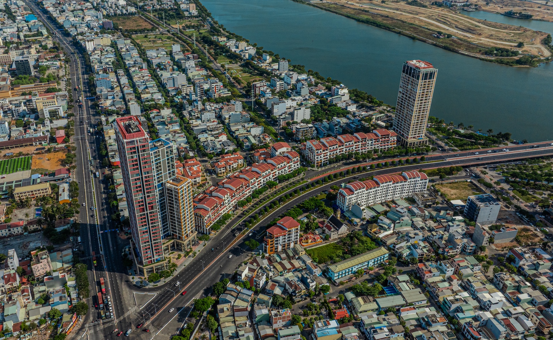 Các căn hộ cao cấp ven sông như The Panoma đang là "mỏ vàng" khai thác cho thuê tại Đà Nẵng.