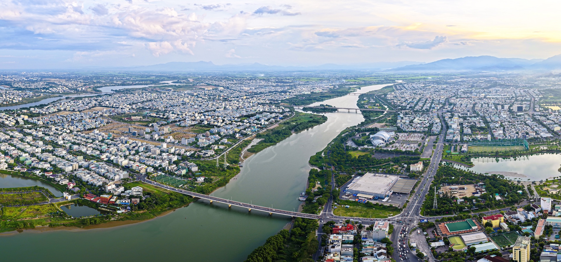 Mạng lưới giao thông đồng bộ giúp rút ngắn đáng kể thời gian di chuyển từ khu Nam vào lõi đô thị.