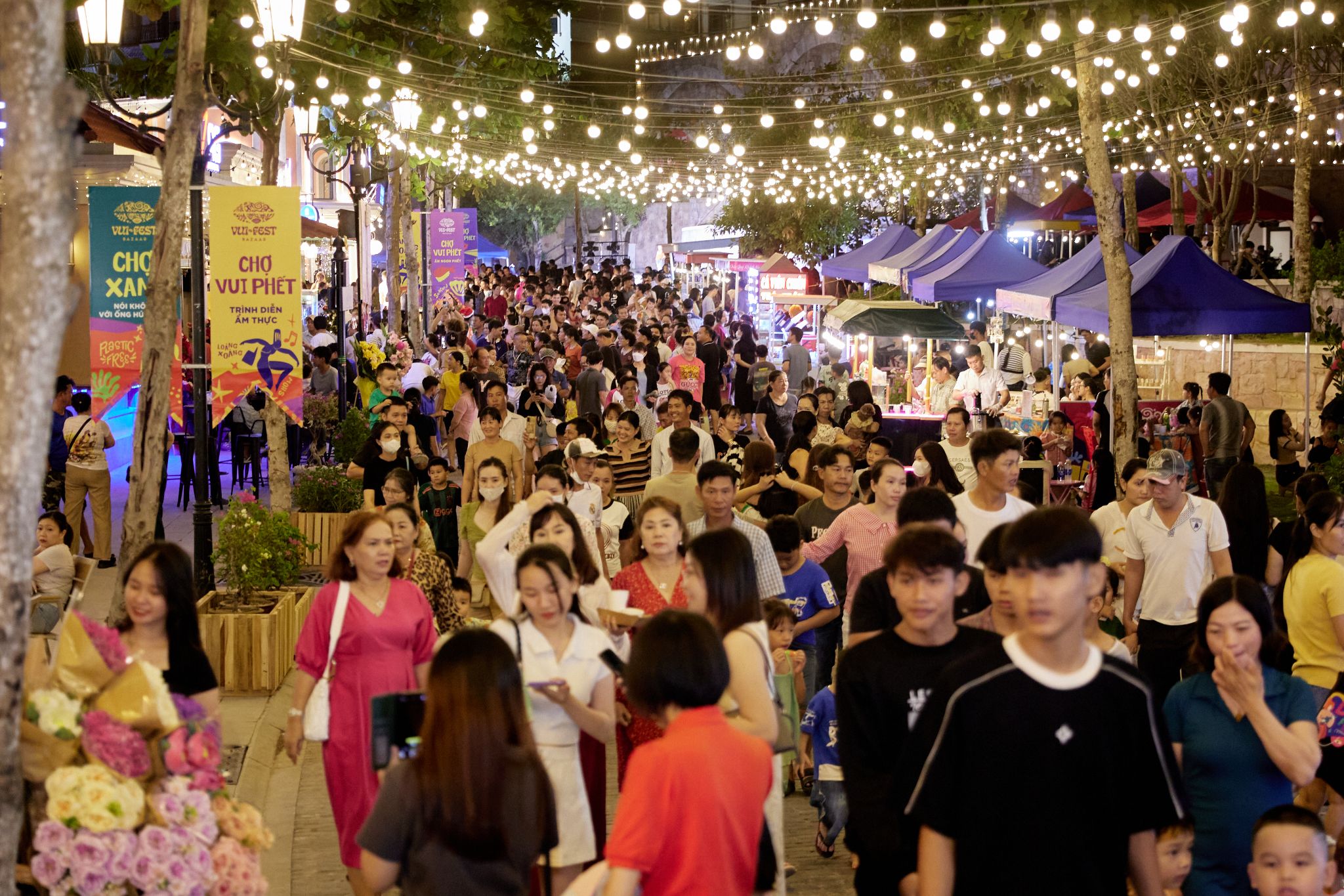 Các mô hình chợ đêm VUI-Fest của Sun Group đã trở thành tâm điểm hút khách tại nhiều vùng đất.