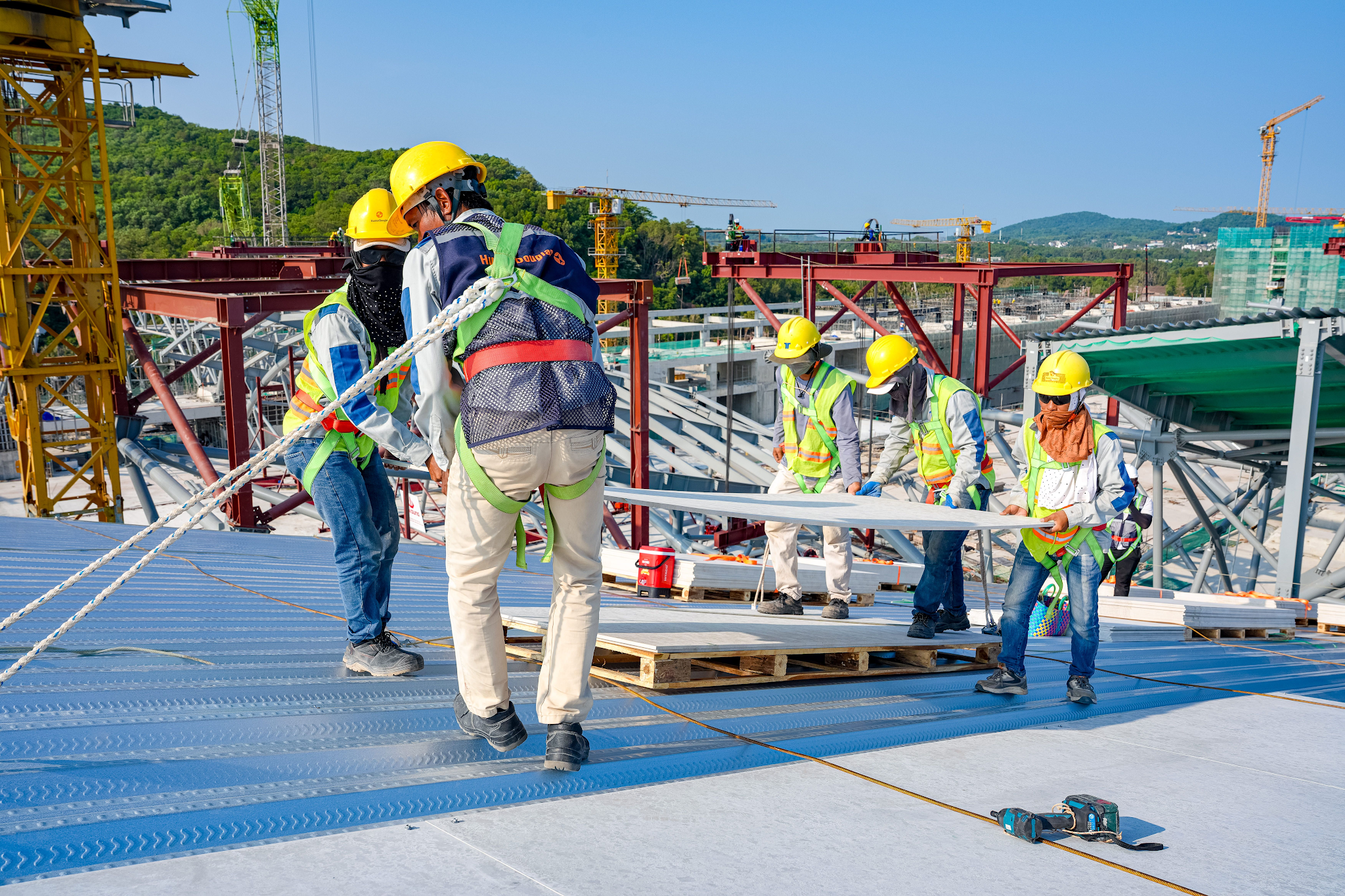 Nhiều lao động mong muốn gắn bó lâu dài, đón đầu cơ hội việc làm từ APEC 2027. Ảnh: Ánh Dương.