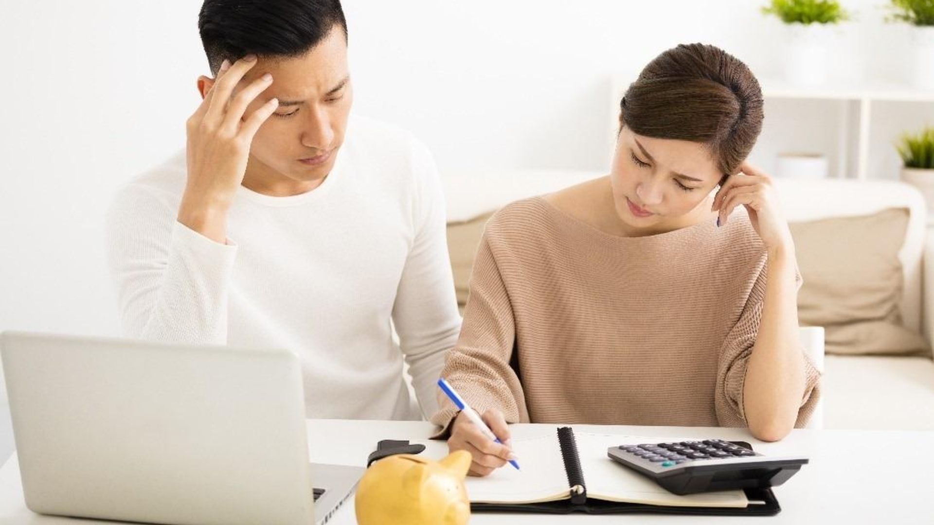Nhiều người trẻ đang băn khoăn giải quyết vấn đề an cư.