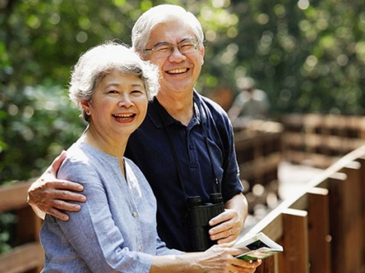 Tuổi hưu và tận hưởng cuộc sống.