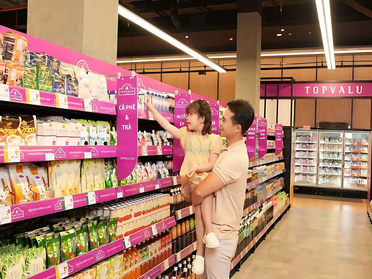 Trung tâm thương mại cung cấp đầy đủ dịch vụ tiện ích cho cư dân đô thị.