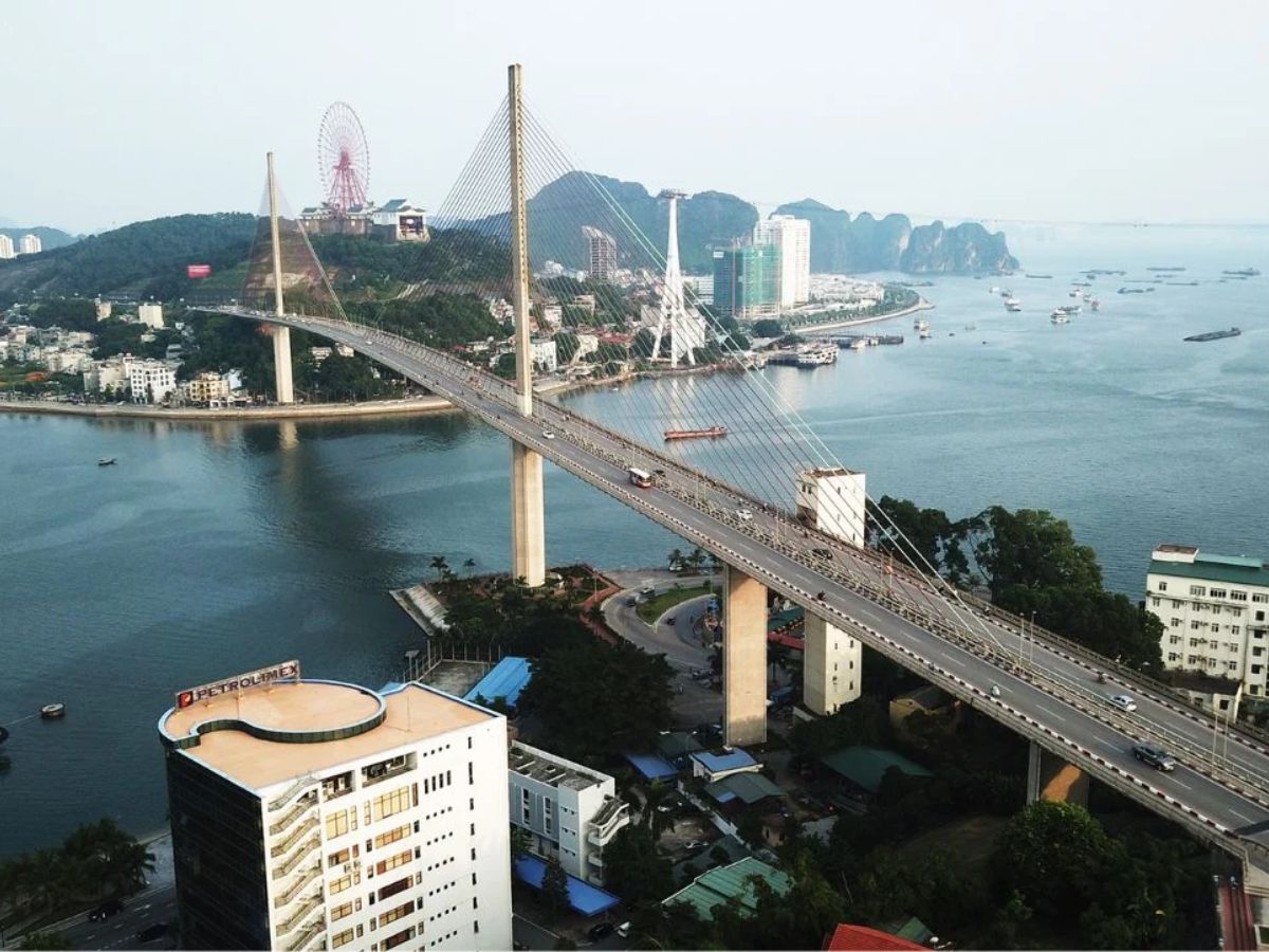 Bãi Cháy nằm trên trục kết nối quan trọng của Hạ Long