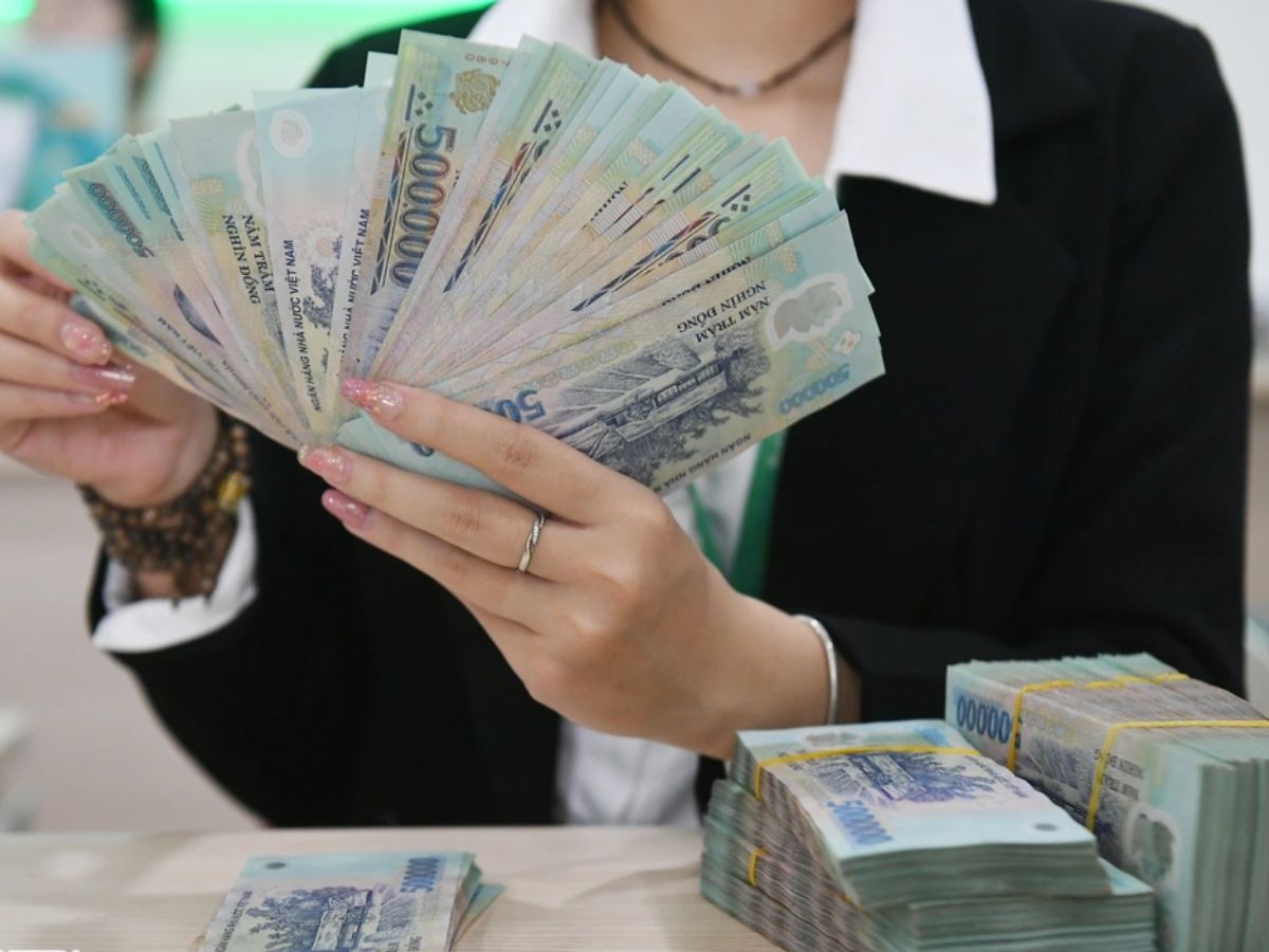 Gửi tiết kiệm ngân hàng với dòng tiền nhàn dỗi là lựa chọn của nhiều người