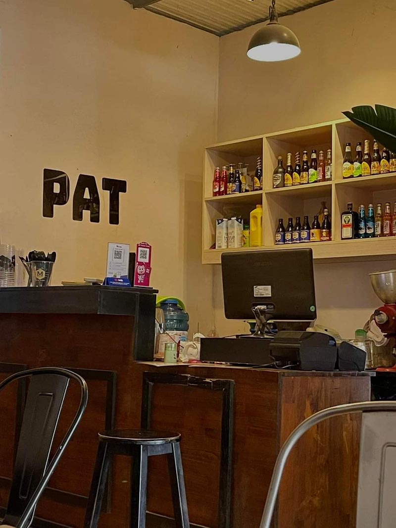 Cận cảnh khu vực quầy phục vụ tại PAT cafe