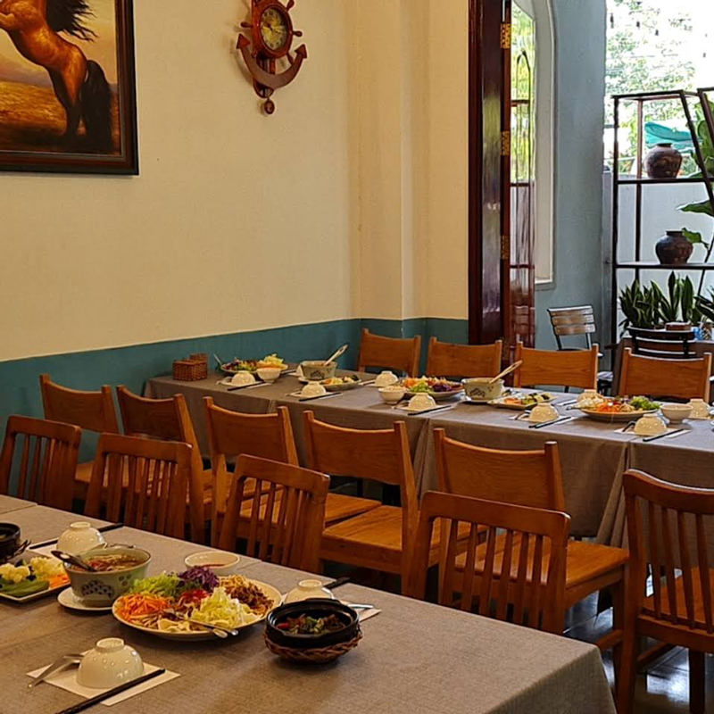 Không gian bên trong nhà hàng chay An Veggie - một trong những quán ăn chay Tây Ninh nổi tiếng