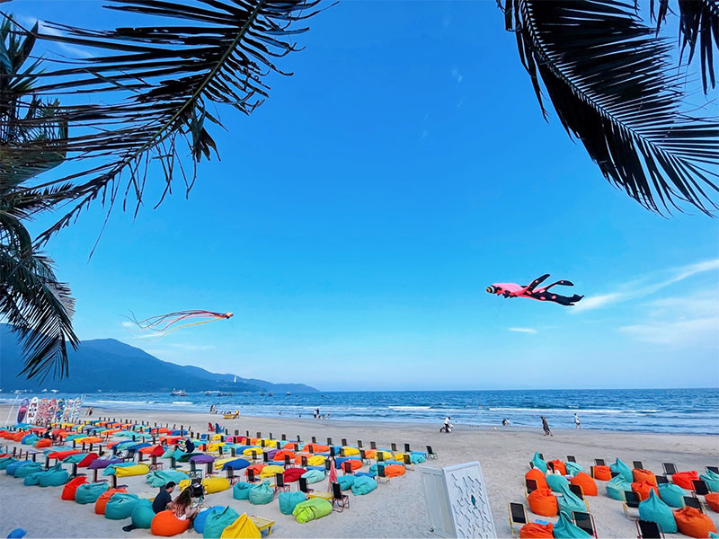 Không gian rộng rãi tại chợ Cá Gỗ Sơn Trà (Nguồn: Mân Thái Beach - Chợ Cá Gỗ)