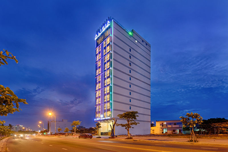 Khách sạn Alisia Beach Hotel cao 14 tầng