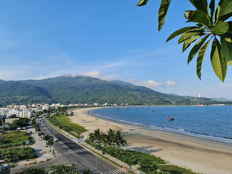 View toàn cảnh biển và bán đảo Sơn Trà nhìn từ Dan Oasis