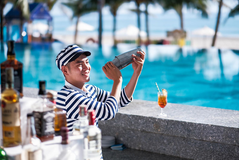 Nautica Beach CLub phục vụ những món cocktail độc đáo