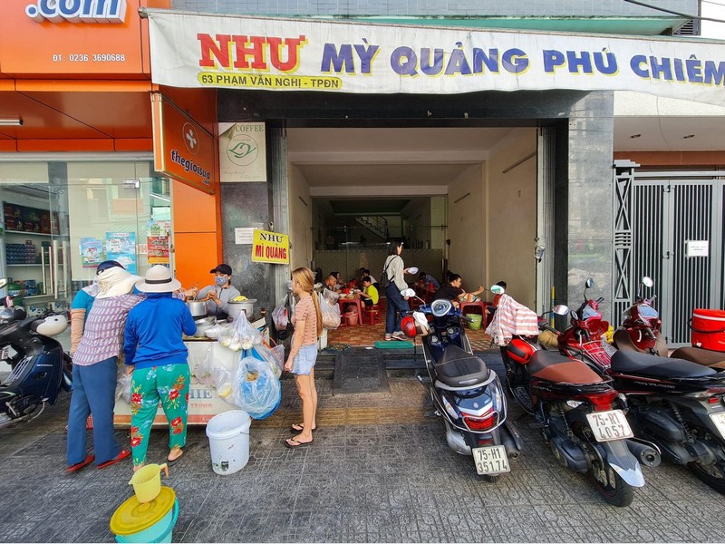 Mì Quảng Như là một trong những quán mì Quảng giá rẻ nằm trong khu trung tâm Đà Nẵng