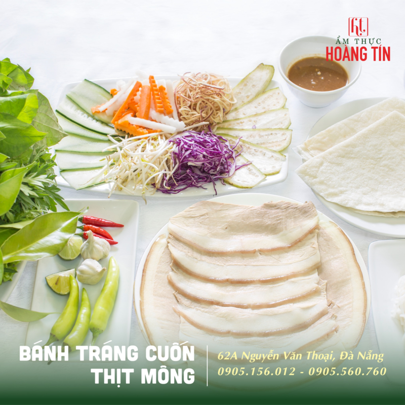 Bánh tráng cuốn thịt heo của Hoàng Tín được trình bày đẹp mắt, đa dạng các loại rau ăn kèm