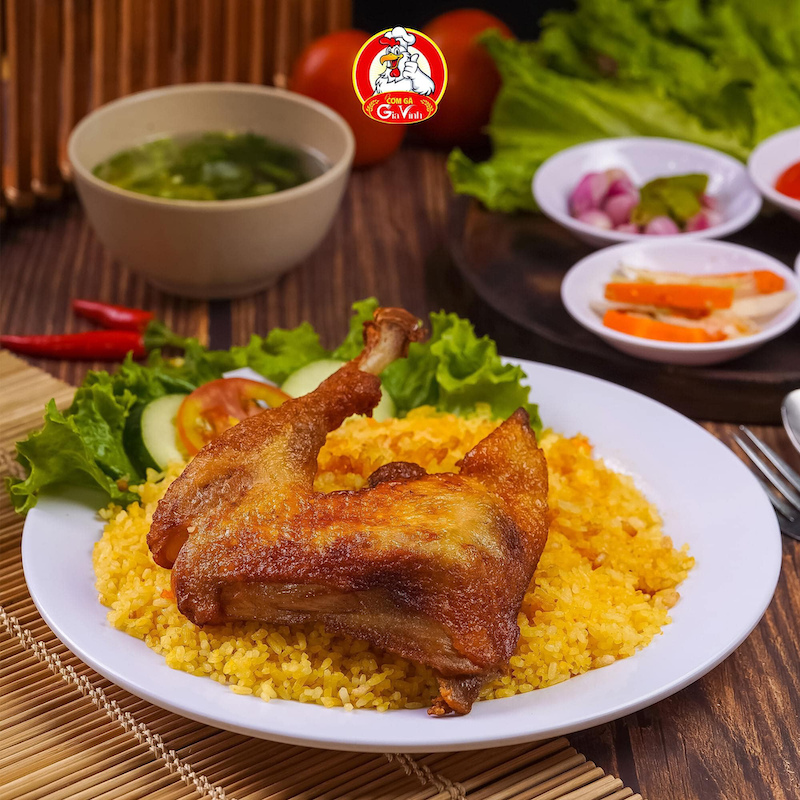 Cơm gà đùi trong menu của Gia Vĩnh