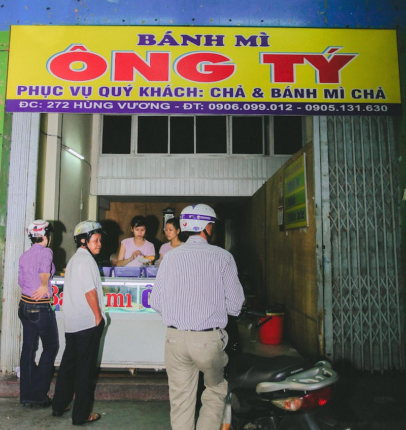 Bánh mì chả ông Tý