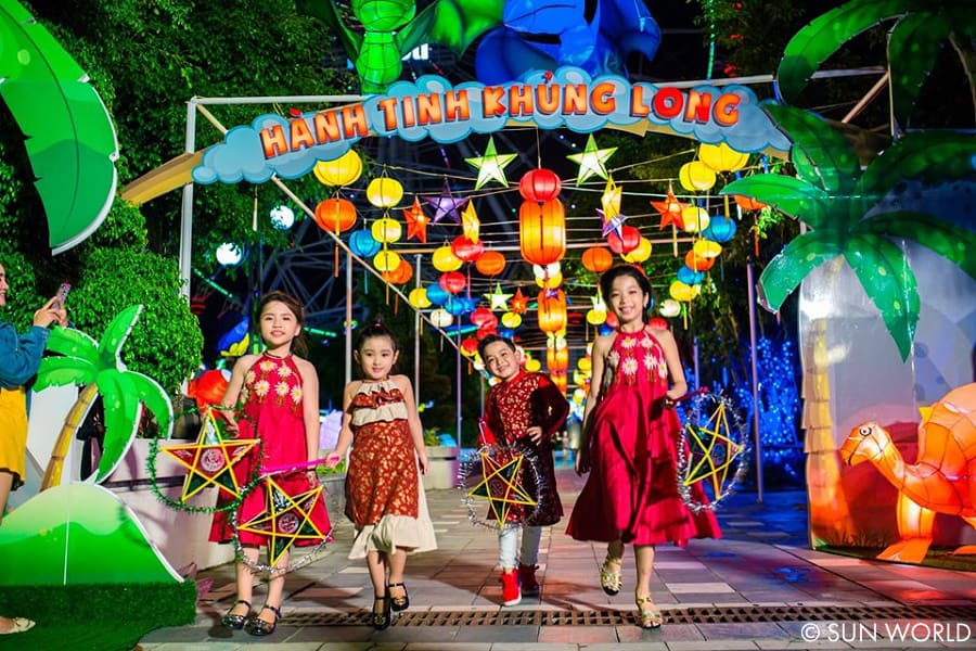 Rước đèn Trung thu tại Asia Park