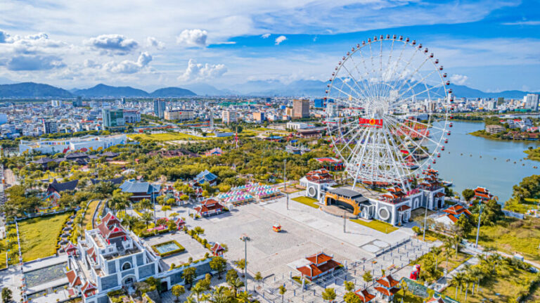 Vòng quay Sun Wheel tại Công viên Châu Á (Đà Nẵng)