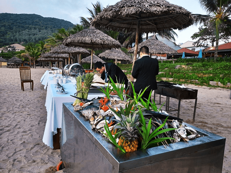 Nhà hàng thuộc khu du lịch Tiên Sa