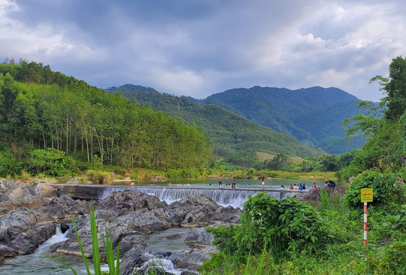 Khu du lịch Suối Mơ hoang sơ