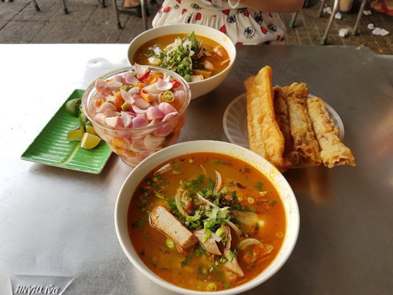 Combo bánh canh ruộng và quẩy nóng