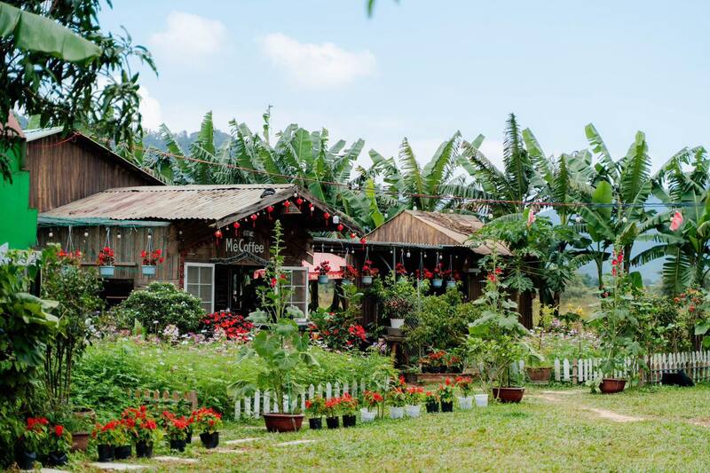 Một quán cafe cực “chill” nằm trong Làng Mê – một trong những khu cắm trại nổi tiếng tại Hòa Bắc (Nguồn: Làng Mê)