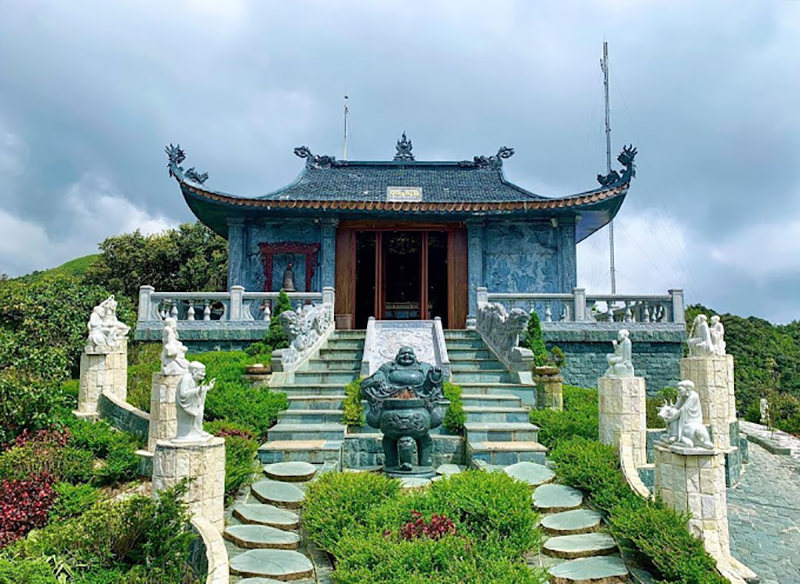Kiến trúc cổ kính của chùa Ô Quy Hồ