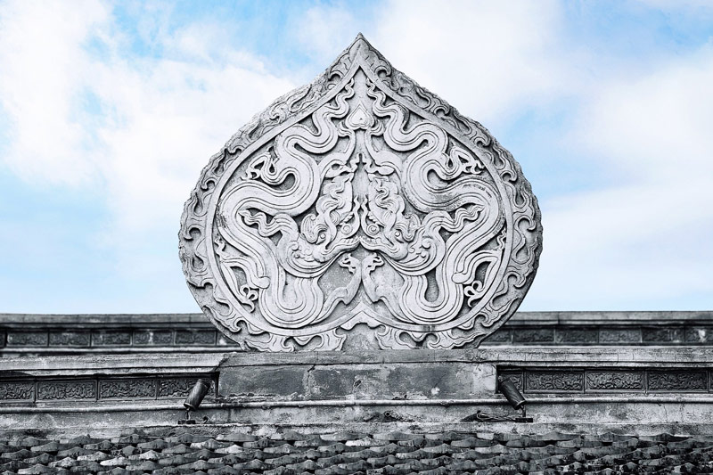 Hoa văn tinh tế được chạm khắc trên lá bồ đề chùa Bích Vân