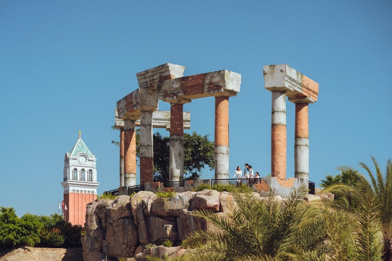 Hình ảnh tàn tích Pompeii cổ kính đưa du khách du hành thời không về La Mã thế kỷ trước