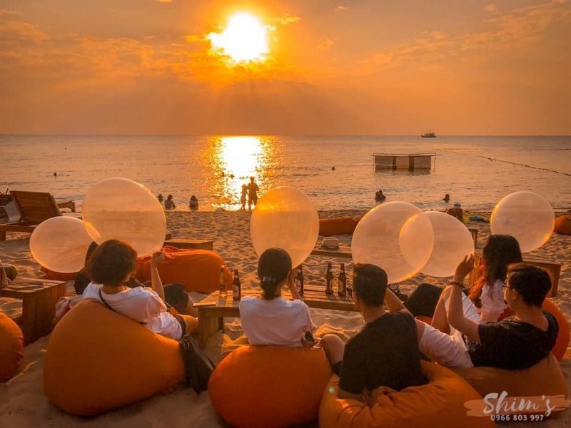 Không gian sát biển tuyệt đẹp của OCSEN Beach Bar & Club