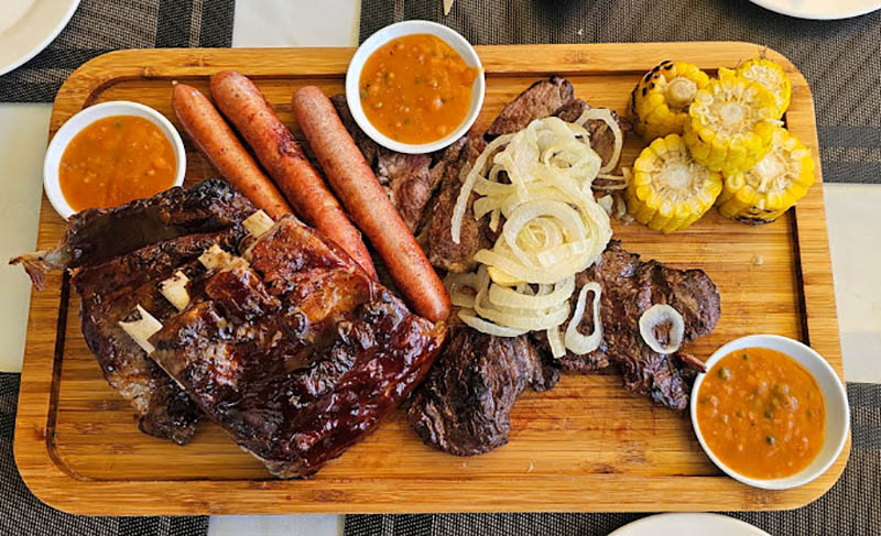 Papa's BBQ Restaurant là điểm đến dành cho những ai yêu thích hương vị BBQ thơm ngon, đậm đà