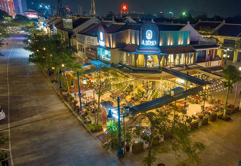 Á Đông Restaurant là điểm đến cho những ai yêu thích khám phá văn hóa ẩm thực đa dạng từ Á đến Âu (Nguồn: tripadvisor.com)