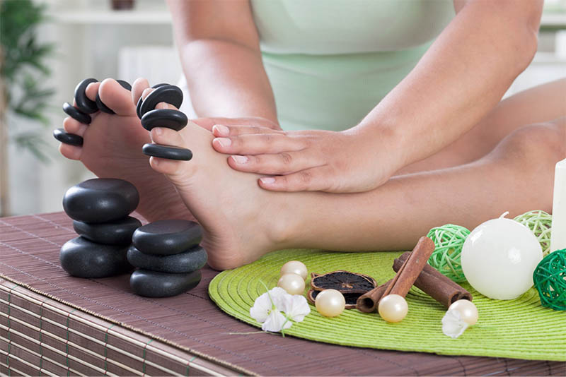 Trải nghiệm massage chân sẽ mang lại cho du khách những phút giây thư giãn sau một ngày đi bộ quá nhiều