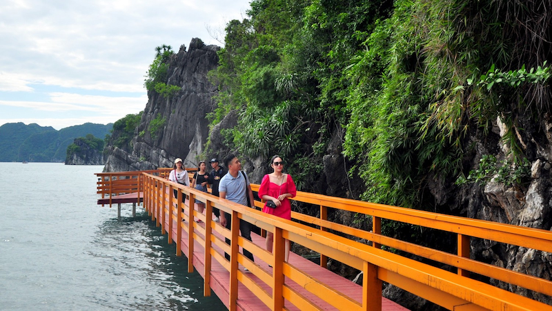 Đảo Soi Sim là điểm đến nổi tiếng trong các tour tham quan vịnh Hạ Long