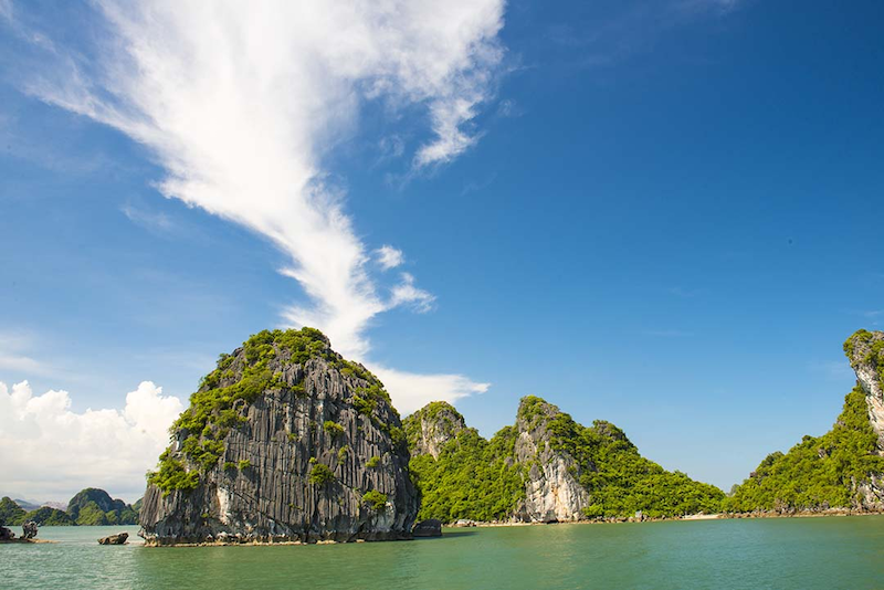 Vẻ đẹp hoang sơ, thanh bình của đảo Trà Bản thu hút nhiều du khách ghé thăm