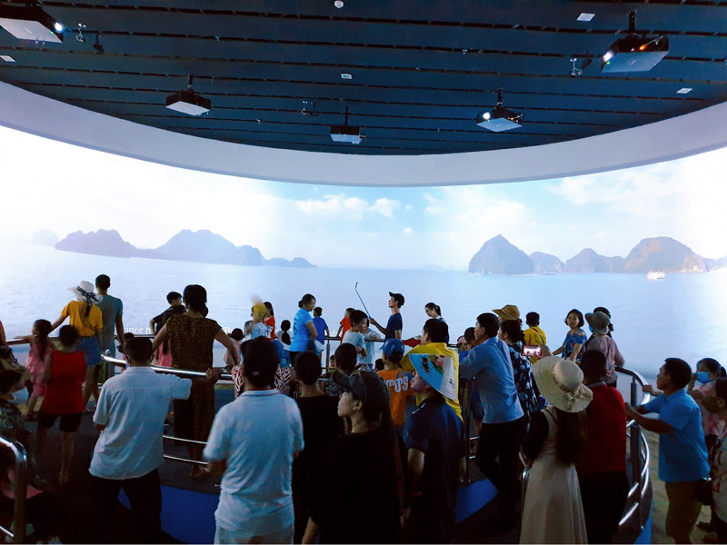Phòng chiếu phim với công nghệ 360 thu hút đông đảo khách du lịch