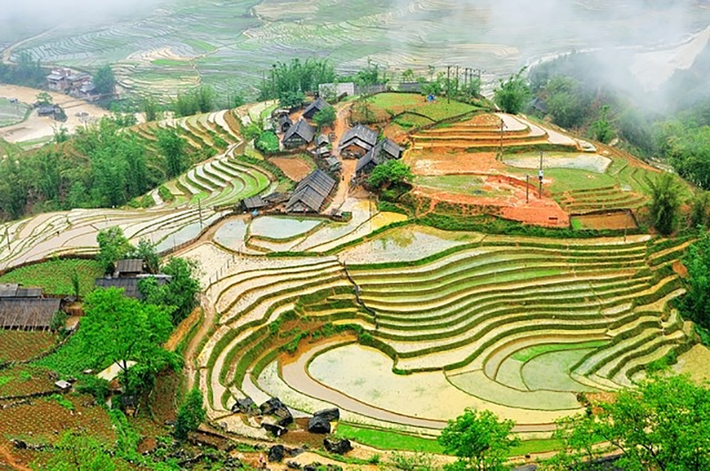 Bản Tả Van ở Sa Pa vào mùa nước đổ