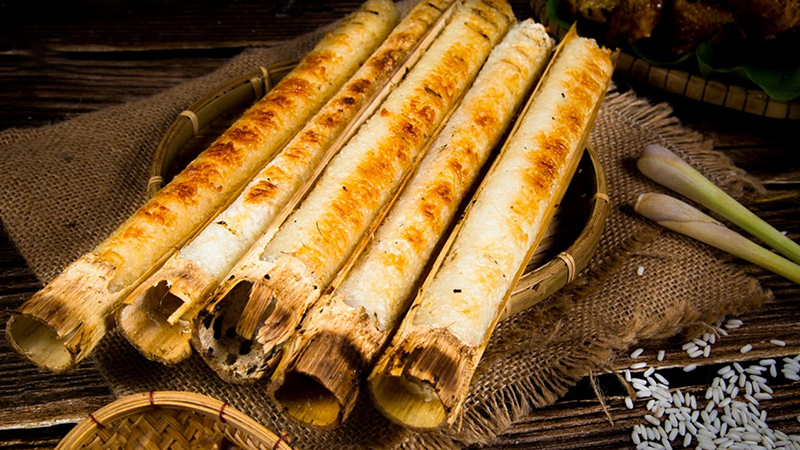 Cận cảnh món cơm lam ống nứa dẻo ngon