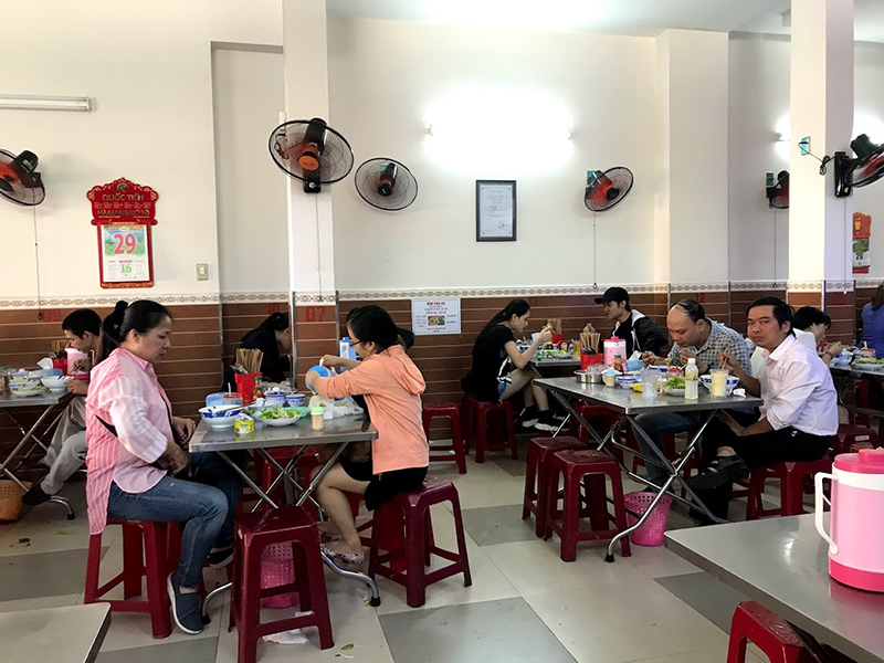 Không gian Bún chả cá 109 Nguyễn Chí Thanh Đà Nẵng