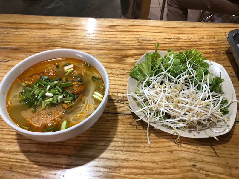 Bún chả cá thu