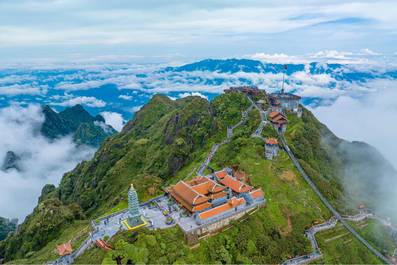 Fansipan giữa đại ngàn Hoàng Liên